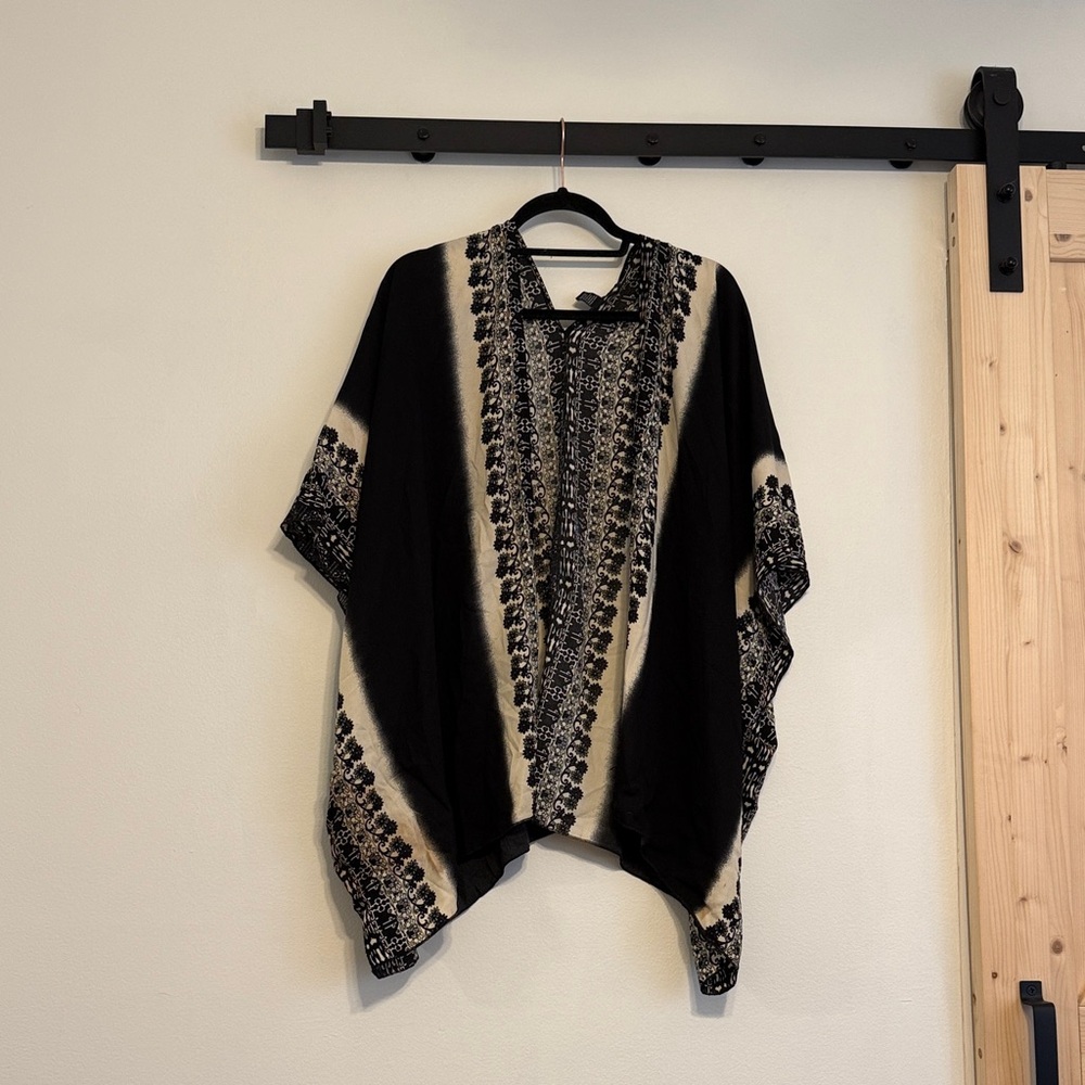 Black and Cream Patterned kimono